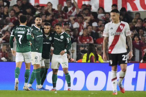 Palmeiras vence 2-1 a River Plate como visitante en cuartos de final de Libertadores