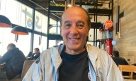 "Al reparar una radio, me siento como un cirujano que salva al paciente"