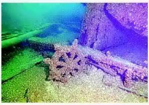 Historic 'ghost ship' found in Lake Michigan