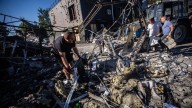 Momento exacto en que un dron ruso impacta un edificio en Járkov, Ucrania