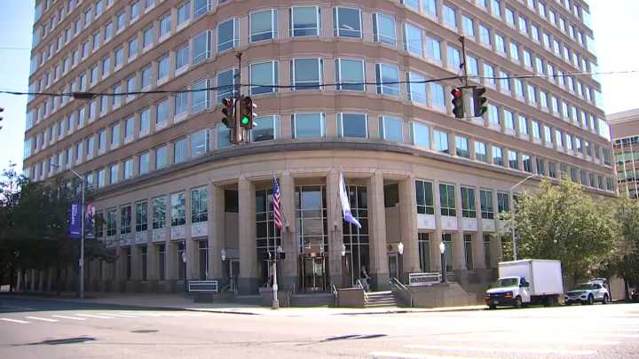 Advocates want special session to address wait times at DSS call center