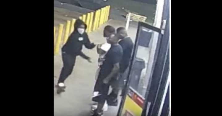 Suspect steals gun from man outside Oakhaven market, MPD says