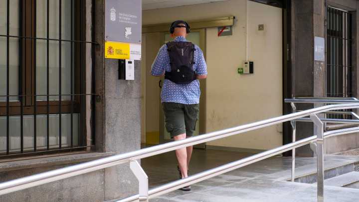 El fin de la temporada de verano destruye 199.300 empleos y eleva el paro hasta los 2,43 millones
