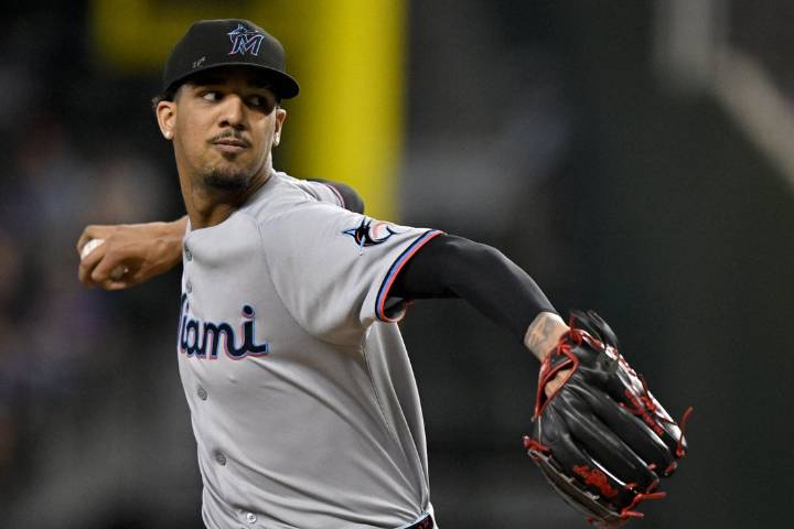 Deadspin | Marlins stay hot, hand reeling Rangers 7th straight loss