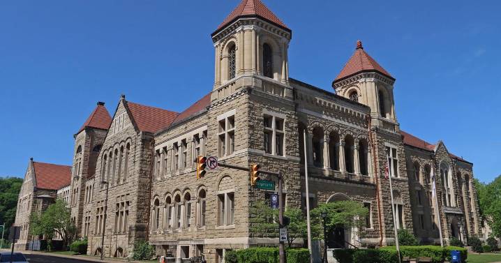 Kanawha Commission OKs first raise since 2022 for county employees, deputies
