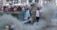 Manifestantes propalestinos invadieron el recorrido en el final de la Vuelta a España en el centro de Madrid