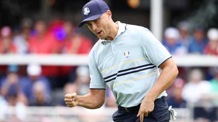 Watch Team Europe's Ludvig Aberg make a birdie putt at Ryder Cup 2025
