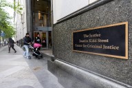 Pipe burst closes Philly courts building in Center City