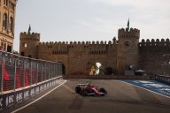 Lewis Hamilton se impone en ensayos libres
