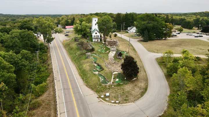 New gravel race to attract cyclists, bring tourists back to Irish Hills