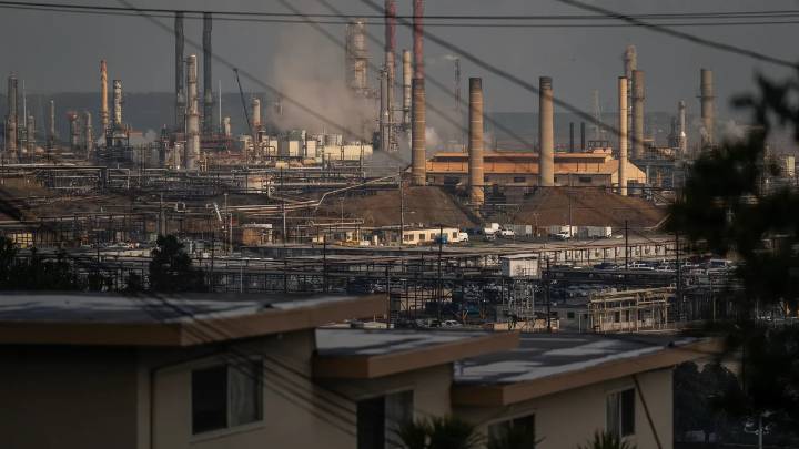 Newsom strikes climate deal extending California cap and trade, boosting oil production