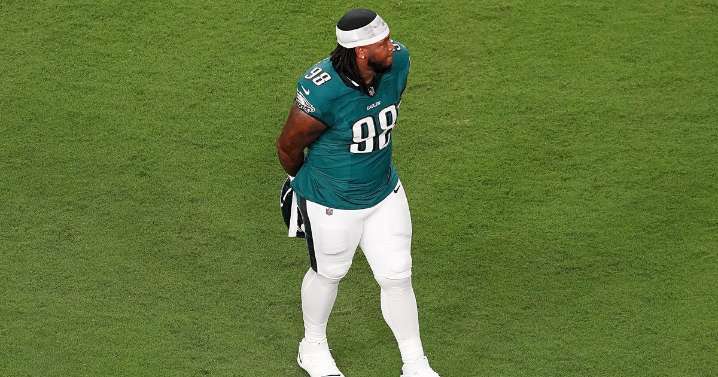 Jalen Carter ejected from Philadelphia Eagles-Dallas Cowboys game after apparently spitting on Dak Prescott
