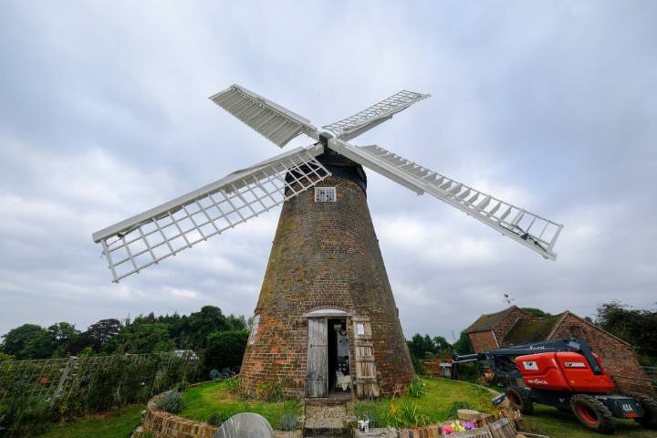 Developer to pay £5.5m for local roads, schools and healthcare as it plans 250 homes near historic windmill | Local News 