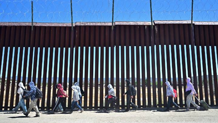 ICE busca entrevistar a padres de niños migrantes no acompañados
