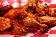 Former NBA player operating sports bar in ...