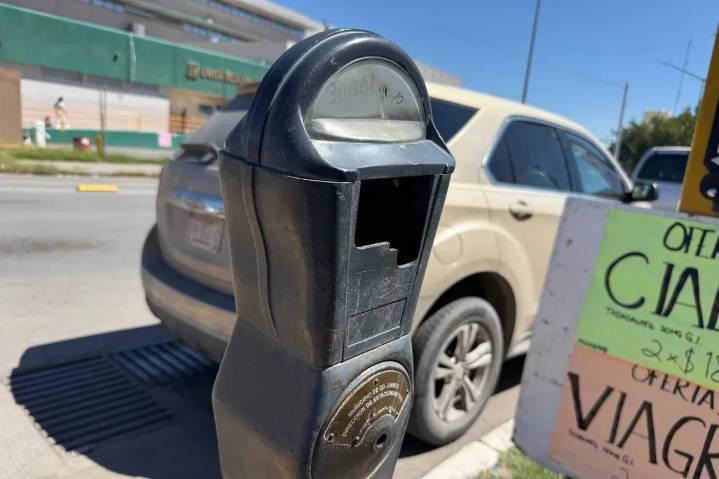 Rechazan propuesta de eliminar práctica de retiro de placas en parquímetros