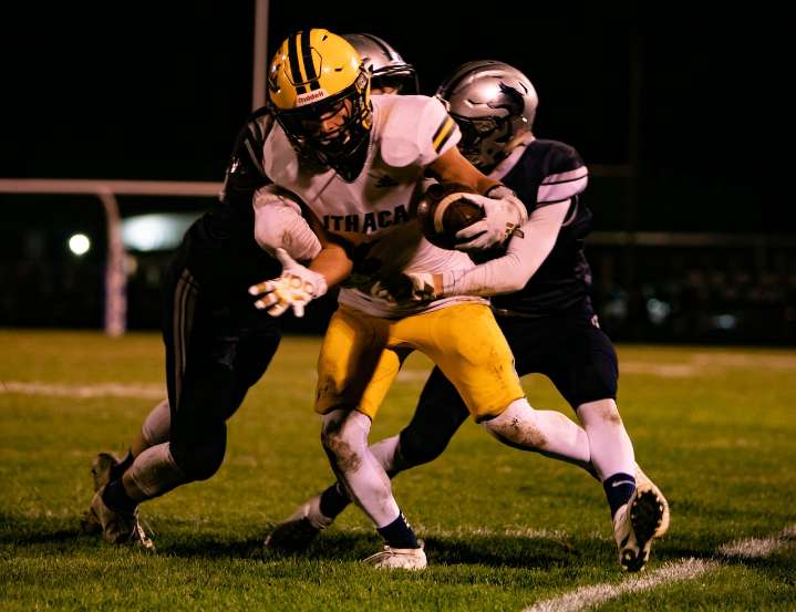 Former Ithaca star Zach Poff throws, catches TDs in Alma College win