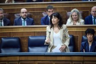 El PP exige el cese de Redondo por las pulseras antimaltrato y el Gobierno le acusa de generar “alarma social”