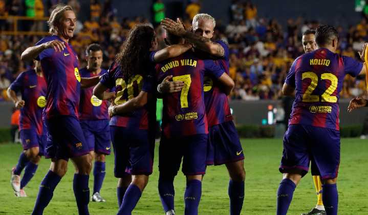 David Villa mostró su excelente forma y le dio la victoria a las leyendas del Barcelona sobre Tigres