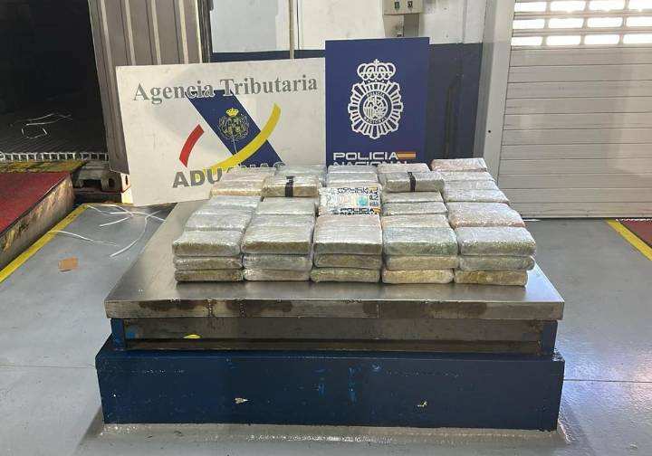 Intervenidos en el Puerto de Las Palmas 130 kg de cocaína ocultos en un contenedor procedente de Brasil