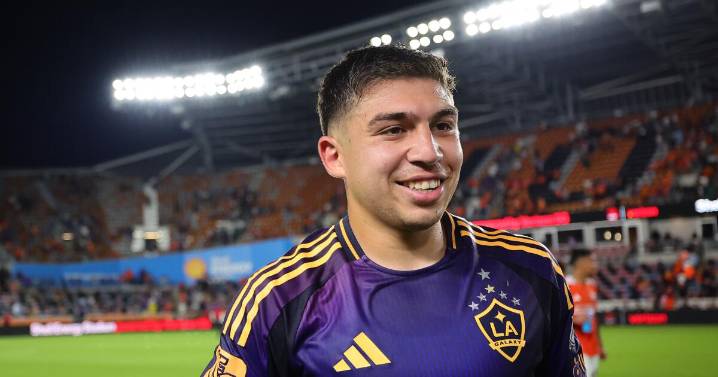 Lucas Sanabria scores late as Galaxy salvage draw with Dynamo