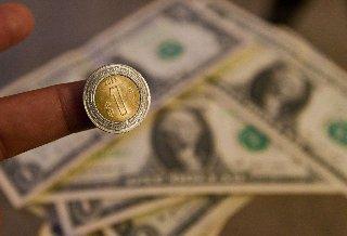 Peso se fortalece y lleva a la BMV a nuevo cierre máximo