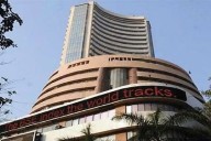 Markets extend losing streak for fifth day as FIIs exit, IT stocks drag indices lower
