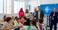Juanma Moreno recuerda el nuevo plan de climatización en el inicio del curso: "Ya no es excepcional llegar a 40 grados en mayo"