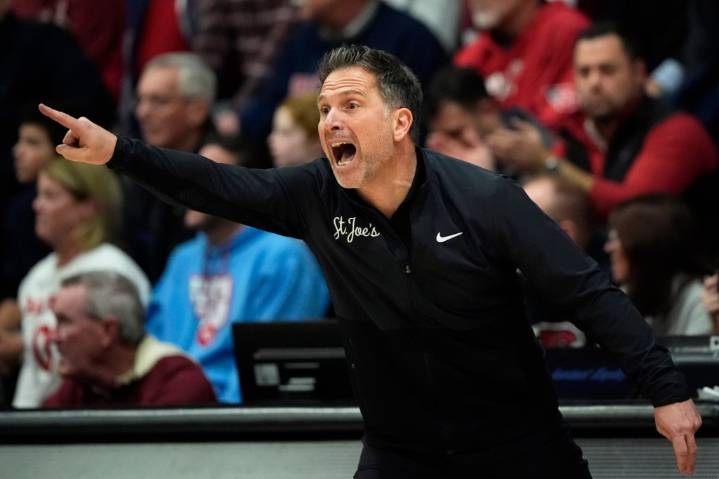 Billy Lange leaves St. Joe’s for Knicks; Steve Donahue named head coach