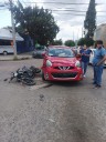 Colisión entre auto y moto deja un herido en la Gremial