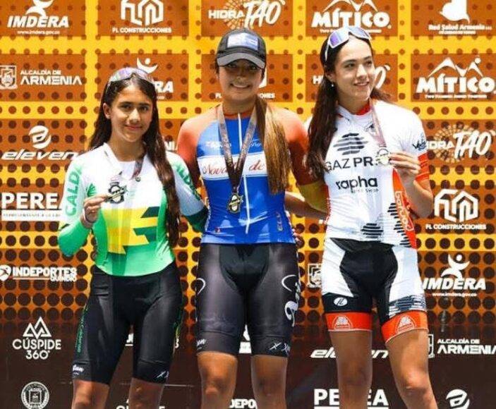 Conquista chihuahuense Alexa Pérez par de medallas en Colombia