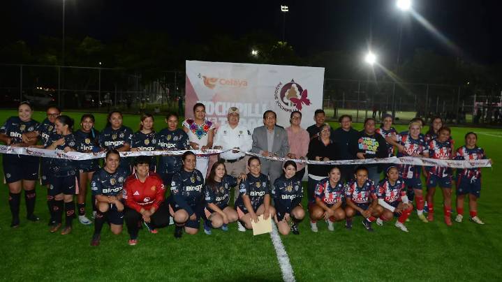 Celaya reinaugura cancha de pasto sintético en el Parque Xochipilli