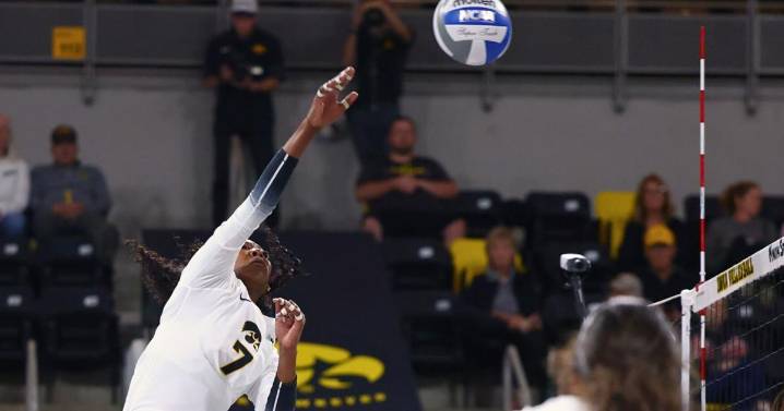 Why Iowa volleyball sees room for improvement amid best start since 2016