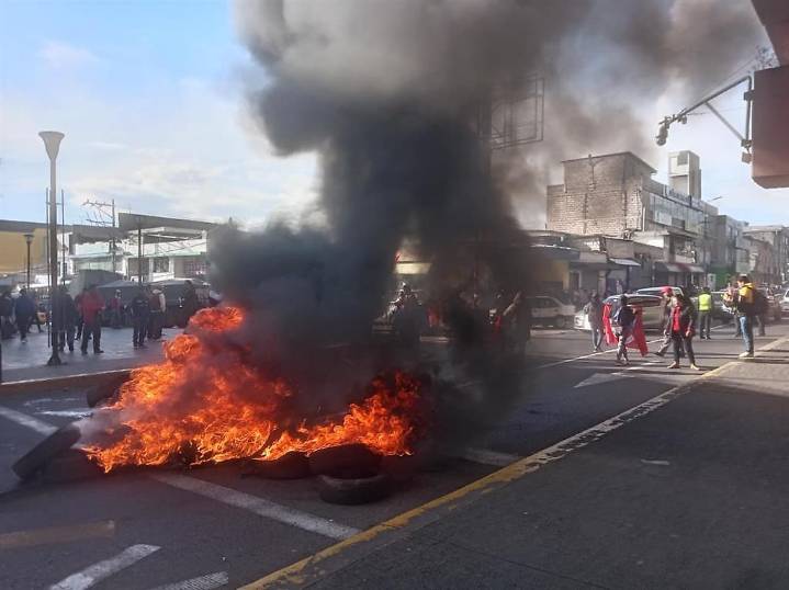 Cierres viales en siete provincias de Ecuador por protestas