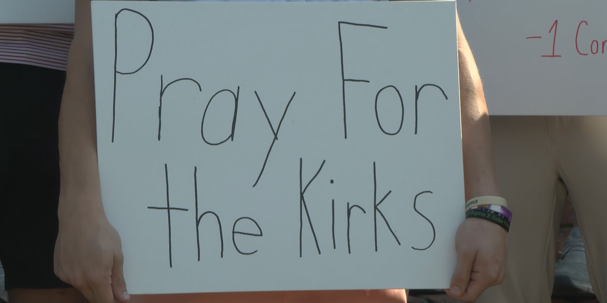 UNA students hold memorial vigil for activist Charlie Kirk