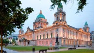 Ni Londres ni Edimburgo: la mejor ciudad para emigrar y trabajar en el Reino Unido, según los españoles