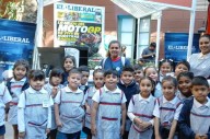 FOTOS. Los primeros visitantes al stand de EL LIBERAL en la Feria del Libro 2025