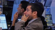 Precaria calma cambiaria y bursátil