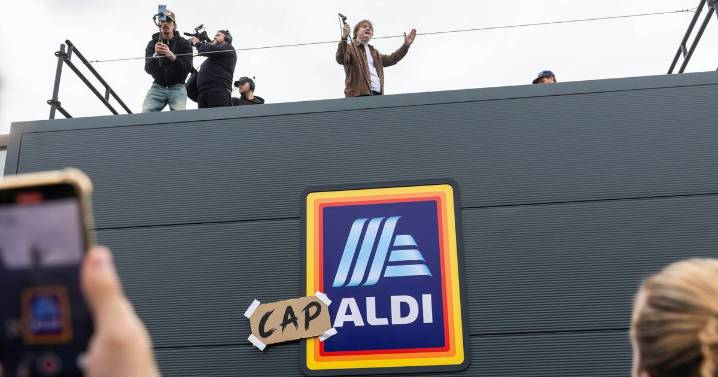 Supermarket re-brands as Lewis Capaldi gives surprise rooftop performance