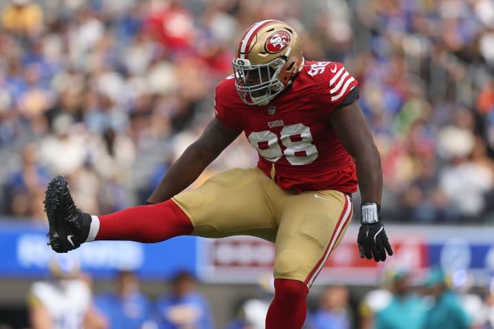 Former Pittsburgh Steelers pass rusher impresses in first game with new team