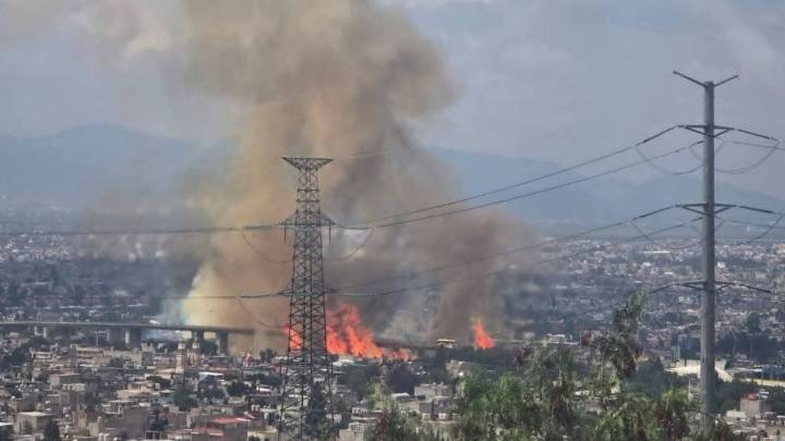 Explosión de pipa en Zaragoza desata incendio; reportan personas con quemaduras y automóviles dañados
