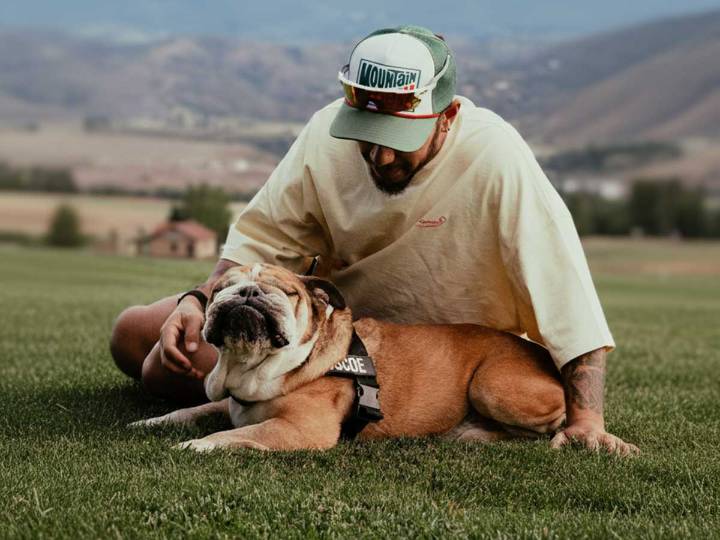 Murió Roscoe, el perro de Lewis Hamilton