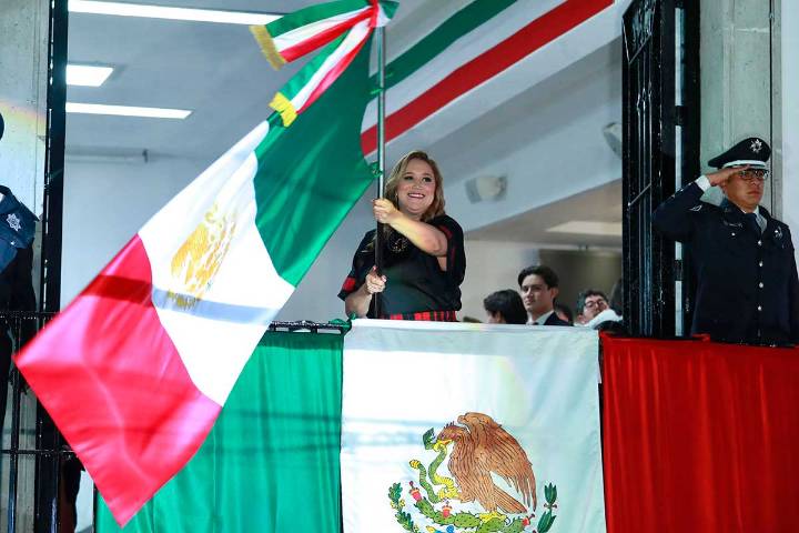 San Mateo Atenco celebra con orgullo el 215 Aniversario de la Independencia de México