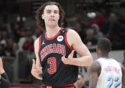 Deadspin | Bulls sign Josh Giddey to four-year, $100M extension