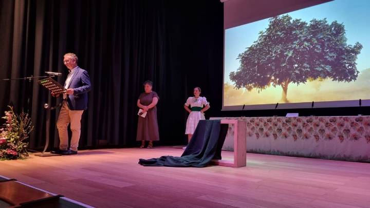 Quintana destaca en la Feria del Higo de Almoharín la importancia de un cultivo que ha sabido conjugar tradición e innovación