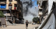 Israel ataca rascacielos en Ciudad de Gaza mientras Marco Rubio inicia visita para reiterar el apoyo de EE.UU. a Netanyahu