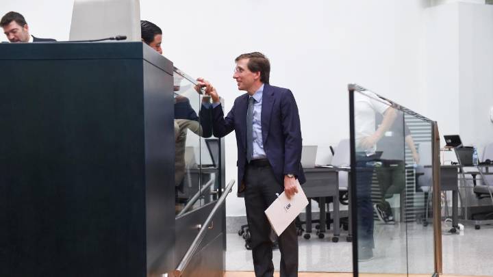 Nueva confrontación PP-PSOE: Almeida no invita al Delegado del Gobierno al pleno del debate de la ciudad