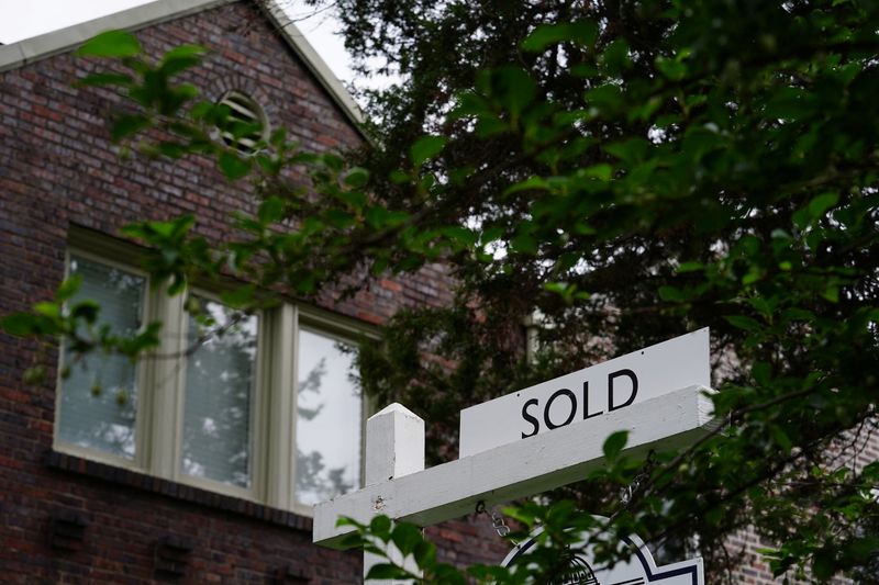 US 30-year mortgage rate slides to 11-month low, MBA data shows