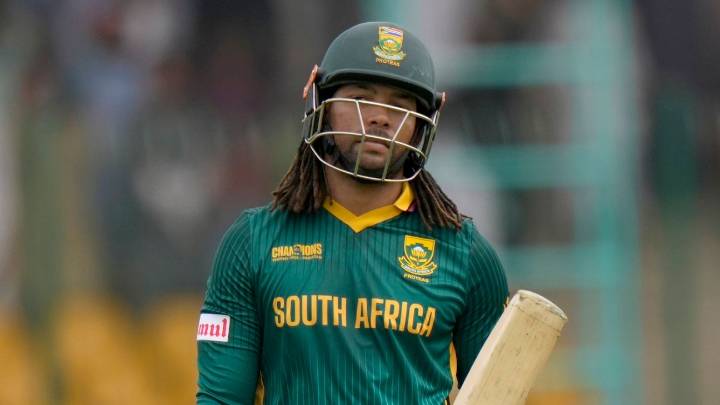Tony de Zorzi out of remaining two ODIs against England with hamstring injury
