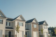 How high are HOA and condo fees in Washington? What a new report says